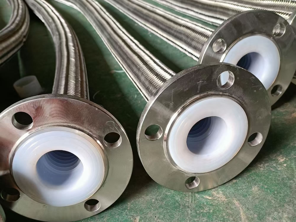 選對工業吸排橡膠管，筑牢工況安全與效率雙重防線